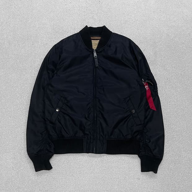 알파인더스트리 ma-1 플라이트 자켓 블랙