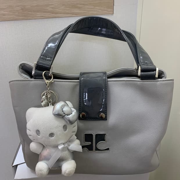 꾸레쥬 그레이 레더 토트백