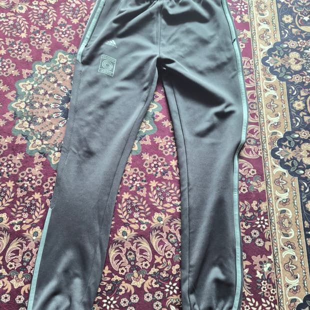 아디다스 이지 칼라바사스 팬츠 XS