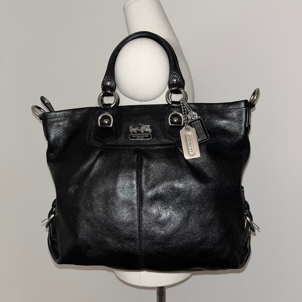 📦 Old Coach all black Shoulder Bag