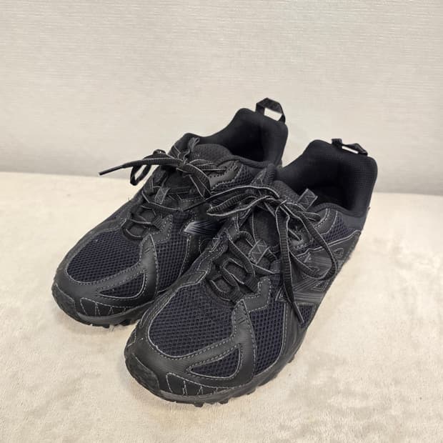 뉴발란스 블랙 스니커즈 런닝화 트레킹화 240