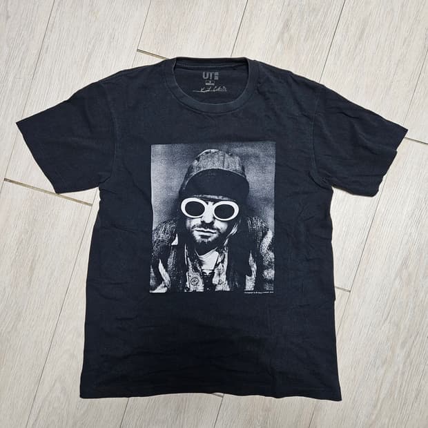 NIGO 디렉팅 유니클로 커트 코베인 티셔츠