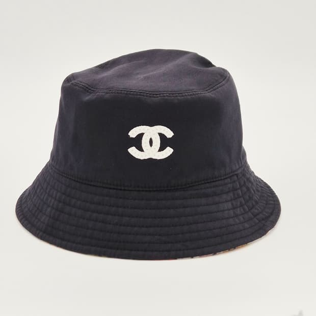 샤넬 CC 로고 리버서블 버킷햇 (S24)