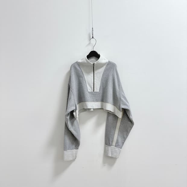 더일마 스웨트 크롭 집업 탑