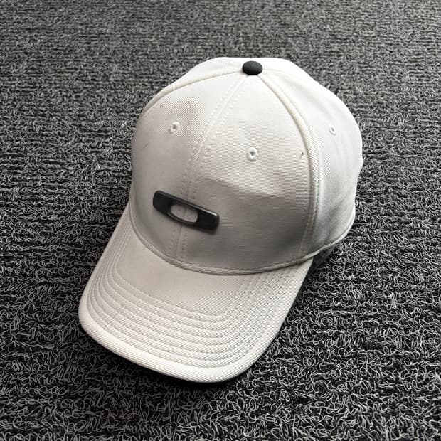 오클리 아이콘 은장 빅로고 화이트 볼캡 2916