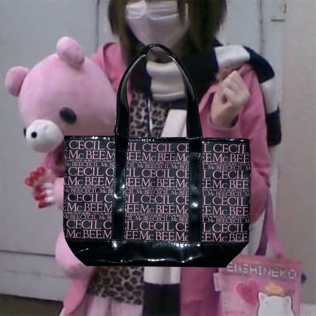 Cecil Mcbee 세실맥비 에나멜 블랙핑크 로고 토트백 갸루
