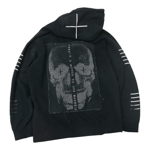 FRESH.i.AM 프레시아이엠  빈티지 스컬 패치 블랙 후드티셔츠