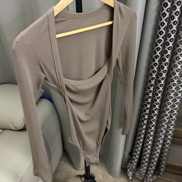 브라운 랩 디자인 바디수트