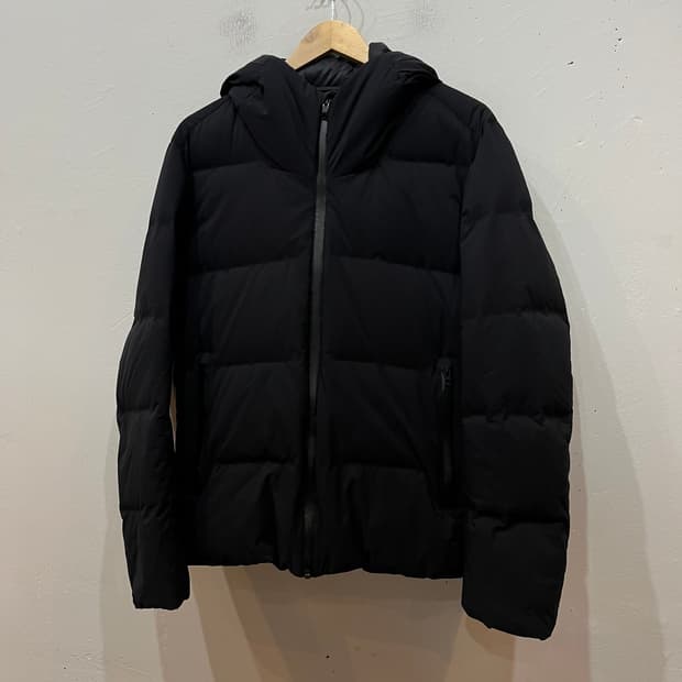 유니클로 심리스 다운 패딩 블랙 L