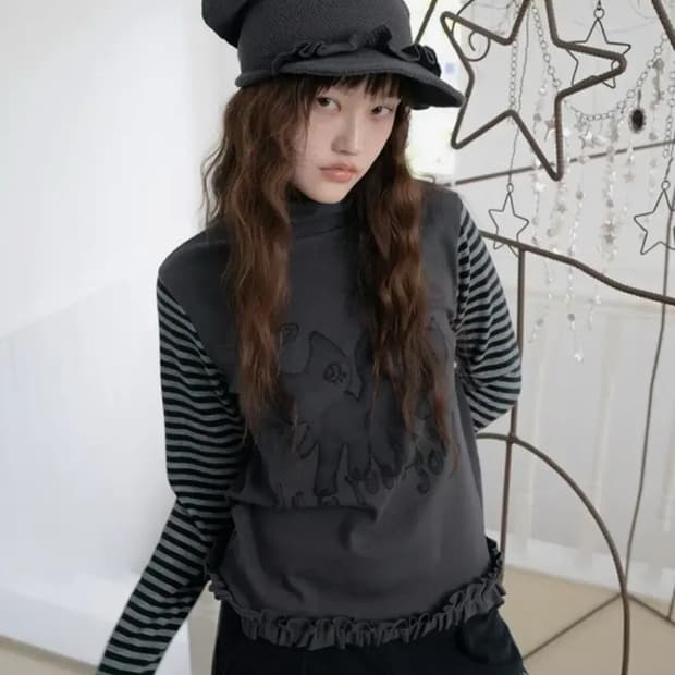 허그유어스킨 허유스 드로잉 프릴 폴라 탑 차콜