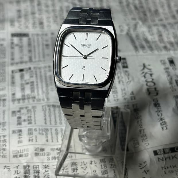 SEIKO quartz square