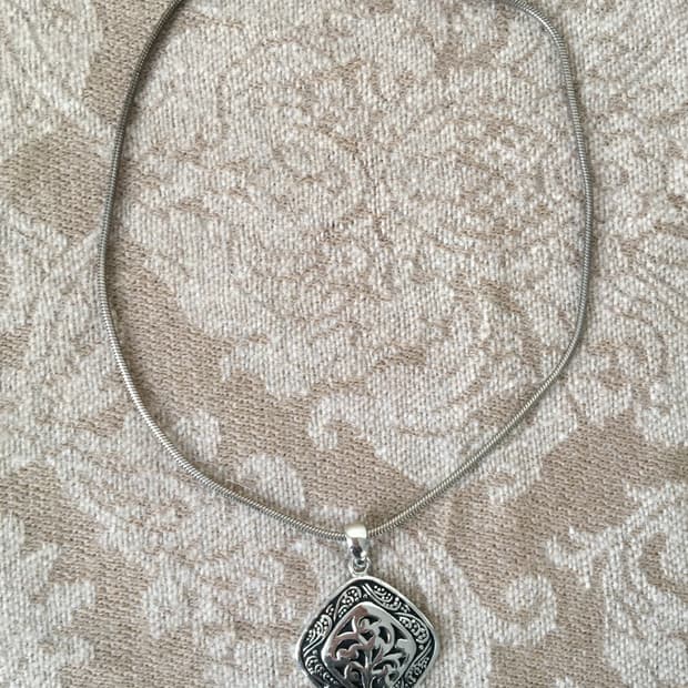  pendent necklace