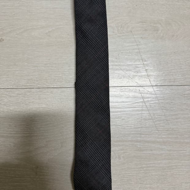 톰브라운 그레이 체크 타이 넥타이 팝니다
