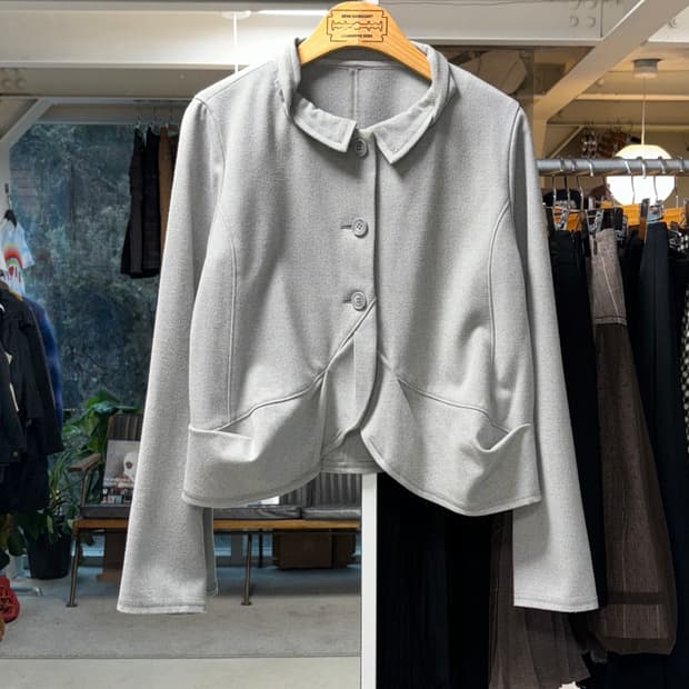 센소유니코 t.b 크롭 자켓