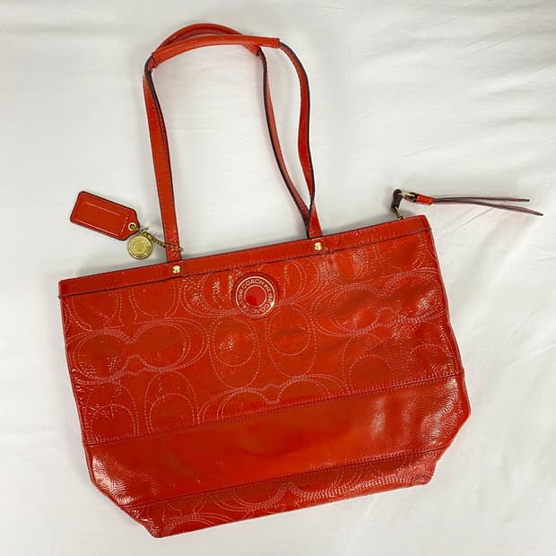 코치 페이턴트 가죽 시그니처 숄더백 토트백