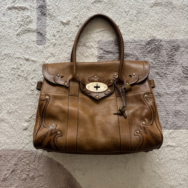 멀버리 베이스워터