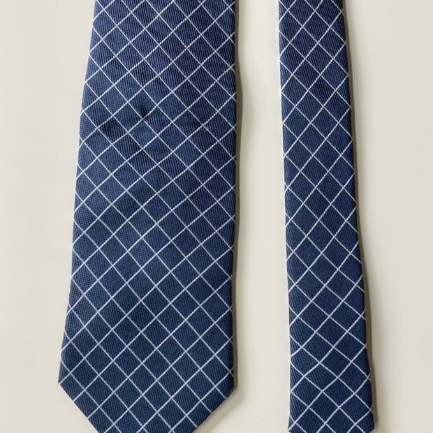 아쿠아스큐텀 넥타이