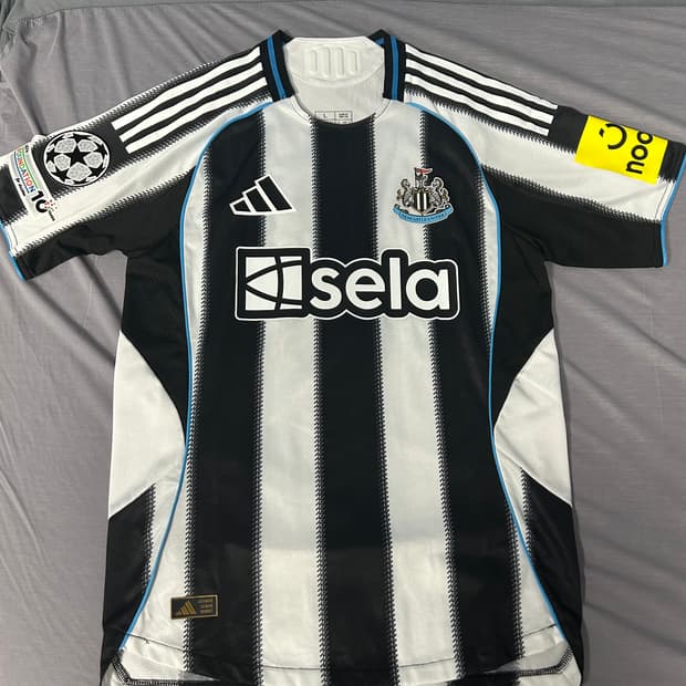 25/26 뉴캐슬 홈 어센틱 유니폼