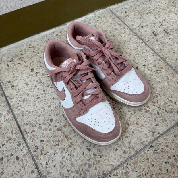 나이키 덩크 로우 스웨이드 (235-245)