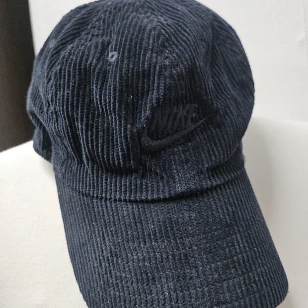 나이키 헤리티지86 블랙 코듀로이 골덴 볼캡