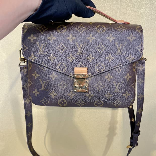 루이비통 포쉐트 메티스 모노그램 캔버스백