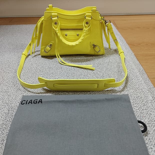 미사용 정품 발렌시아가 네오 클래식 미니 시티 모터백 크로스백 토트백