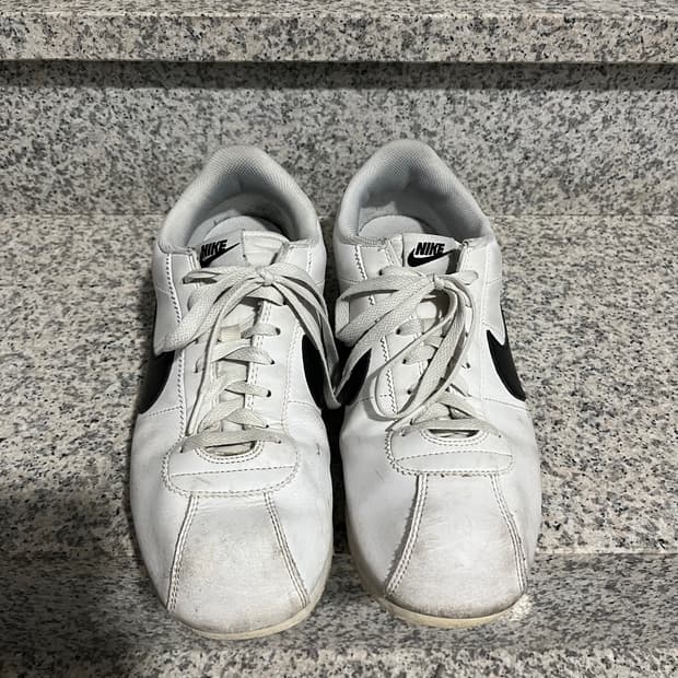 나이키 코르테즈 흰검 290