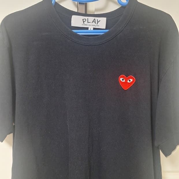 꼼데가르송 반팔 레드와펜 L사이즈