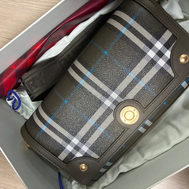 버버리 노트 탑 핸들 스몰 숄더백