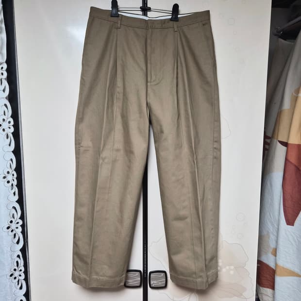 자라 베이지 와이드핏 치노 팬츠 44 size