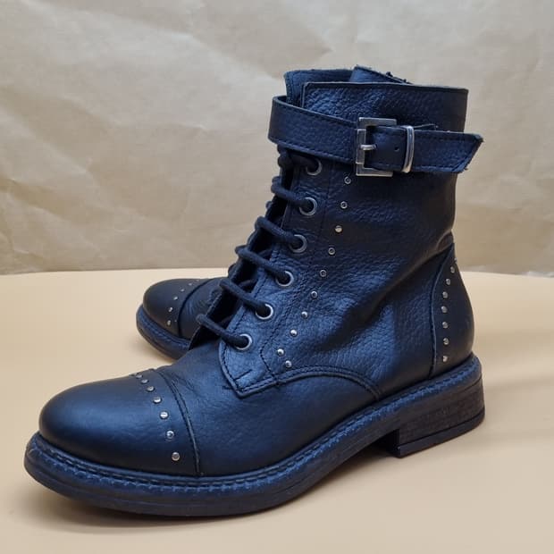 슈콤마보니 가죽앵클부츠220.