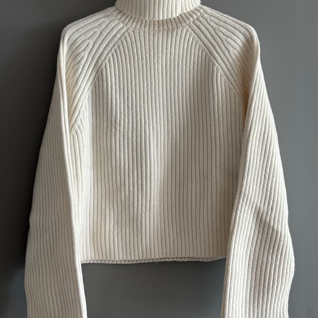 H&M 리브드 터틀넥 스웨터 니트