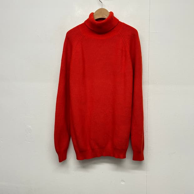 빔즈 목폴라 니트