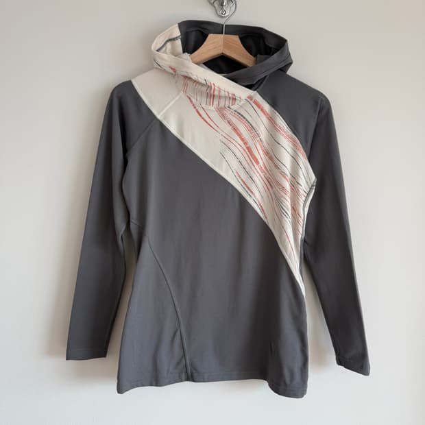 마운틴 하드웨어(MOUNTAIN HARDWEAR) 후드