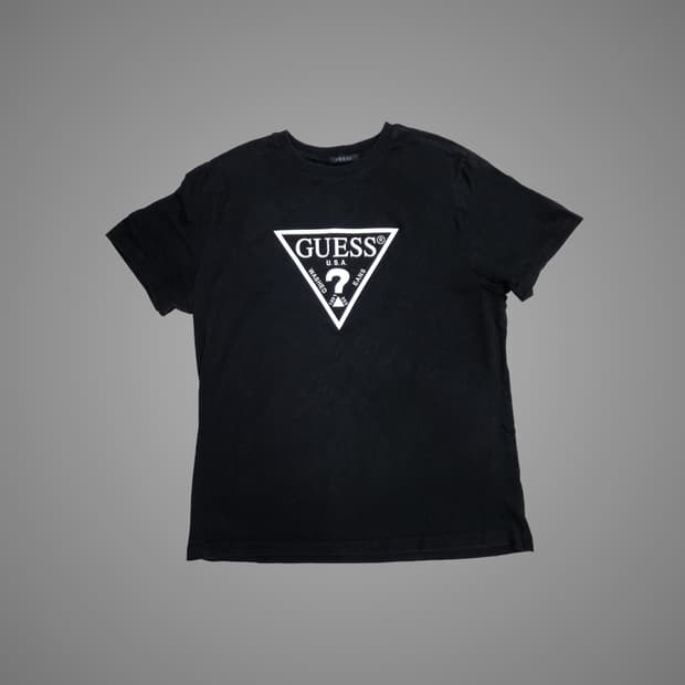GUESS Logo T-Shirt