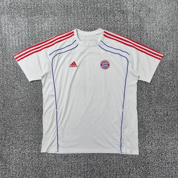 빈티지9. 아디다스 FC 바이에른 뮌헨 트레이닝 반팔 저지