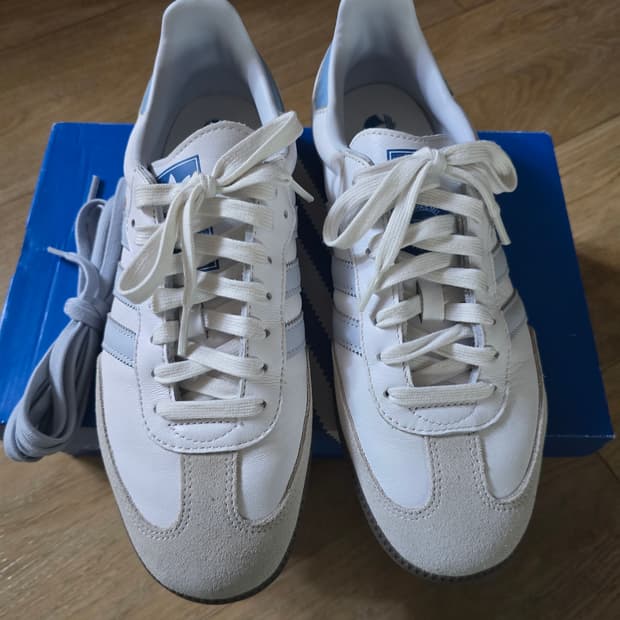 아디다스 삼바 OG 화이트 스카이 블루(헤일로블루)