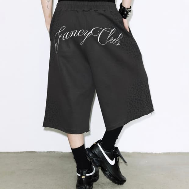 팬시클럽 SAGGING BERMUDA 레오파드 새깅 버뮤다팬츠 차콜
