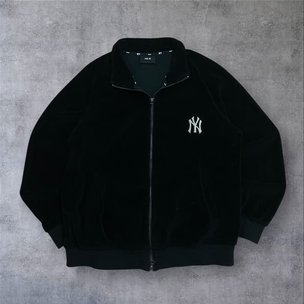 MLB 뉴욕양키스 스몰 로고 블랙 벨벳 트랙탑 져지