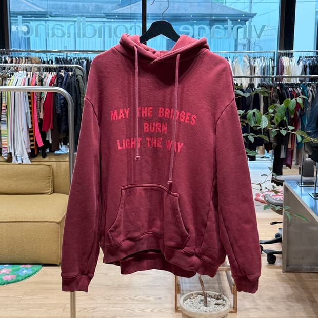 베트멍 딥레드 메이 더 브릿지 후드티