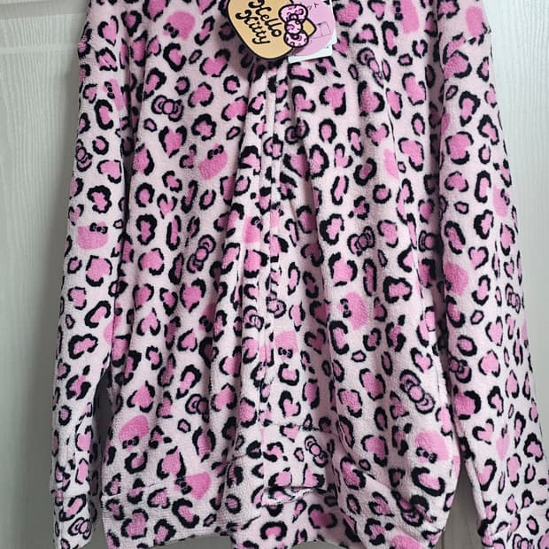 돈키호테 키티 집업 셋업