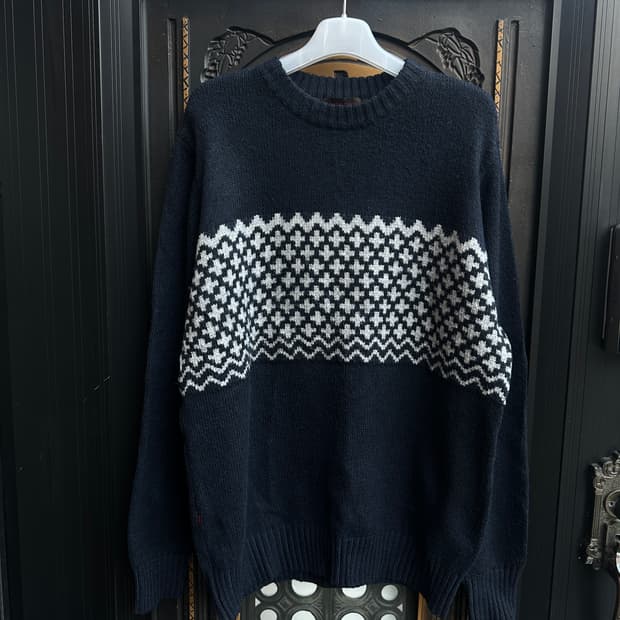 inspire 네이비 니트