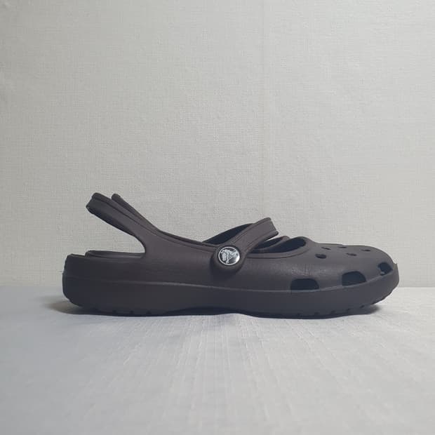 크록스 카린 메리제인 클로그 브라운 W8 250mm