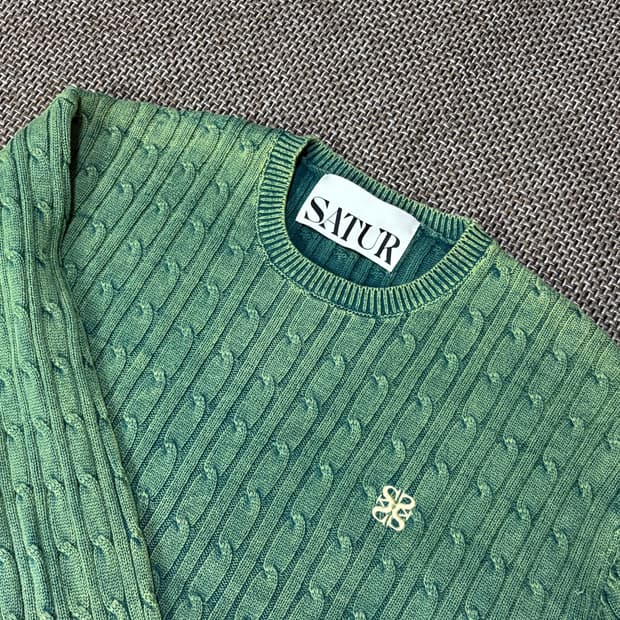 세터 다이드 케이블 니트