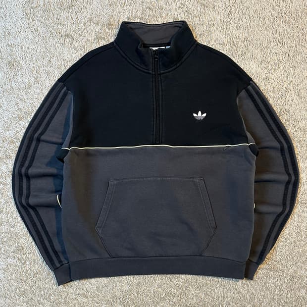 아디다스 ADIDAS 사이드라인 배색 하프 반집업 맨투맨