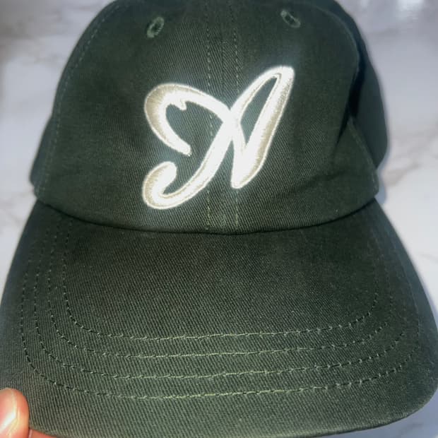 에임레온도르 볼캡