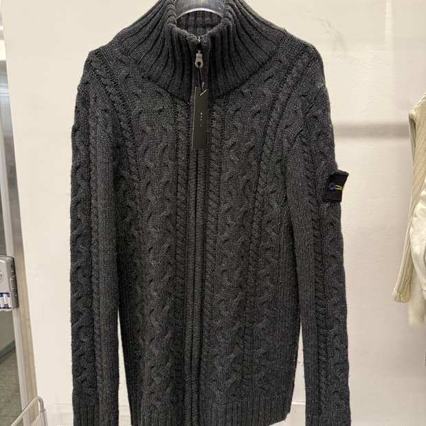 Stone Island‘s knit zip-up cardigan