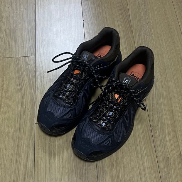 살로몬 x 애리즈 xt 위스퍼 블랙 어스 브라운 270