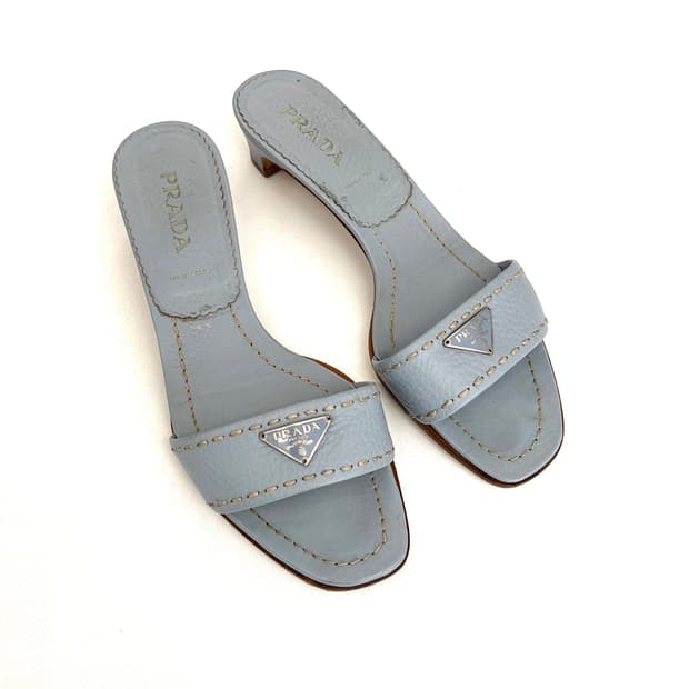 프라다 레더 키튼힐 뮬