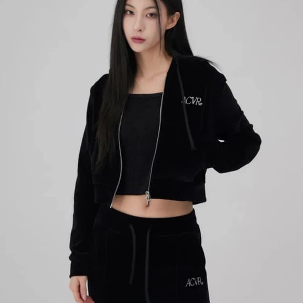어커버 ACVR 벨벳 크롭 후드집업 블랙